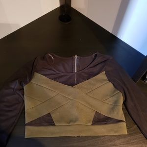 $5/20 Tan green crop top with mesh sleeve